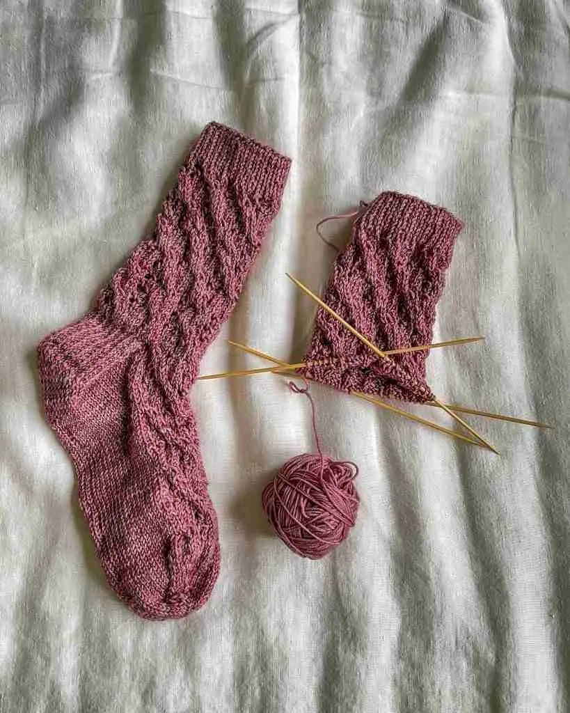 Knitting Machine Sock Guide： Tips, Patterns, and Essential Tools