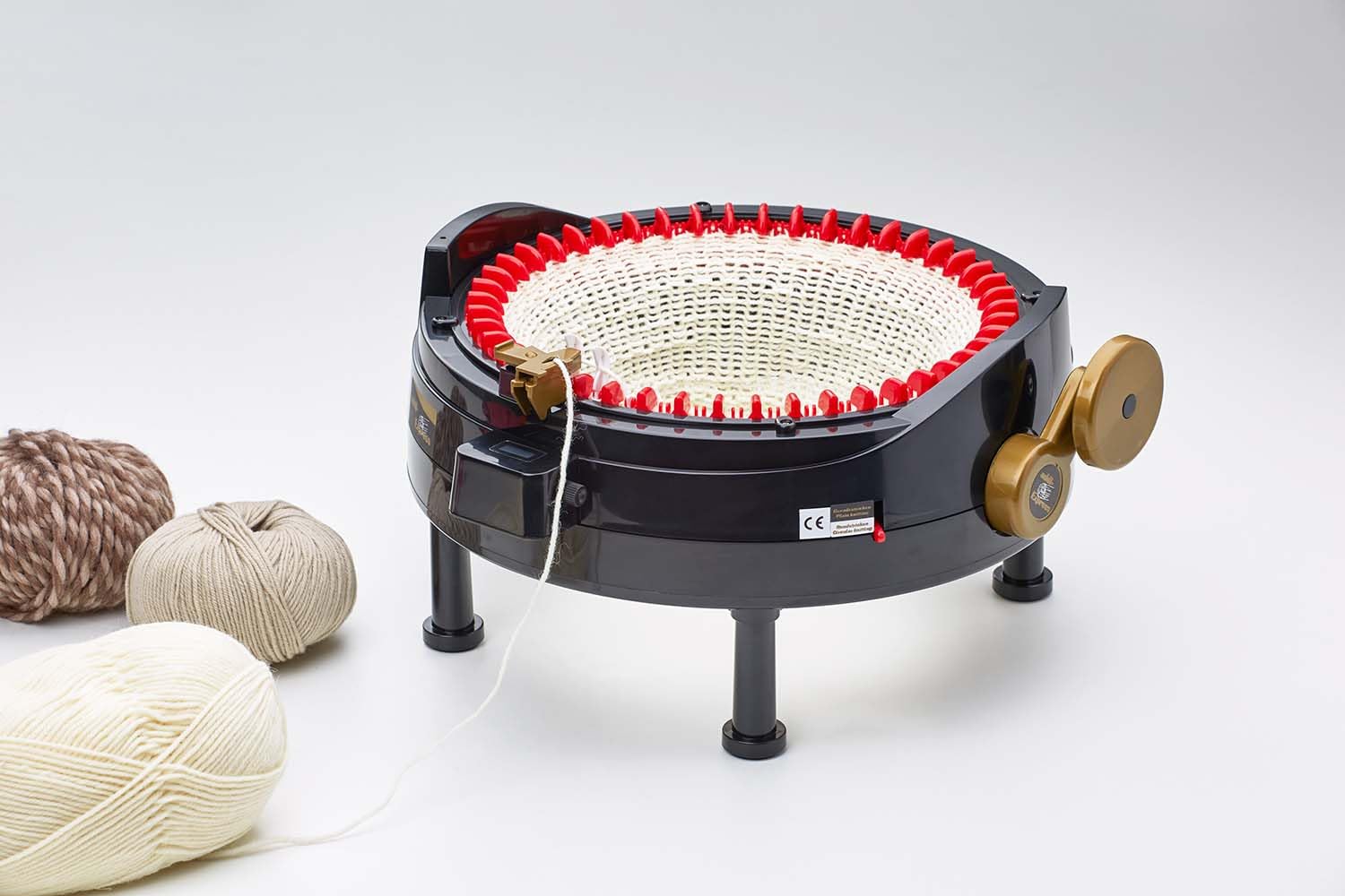 Addi Express Kingsize Knitting Machine： Perfect for Large-Scale Creations